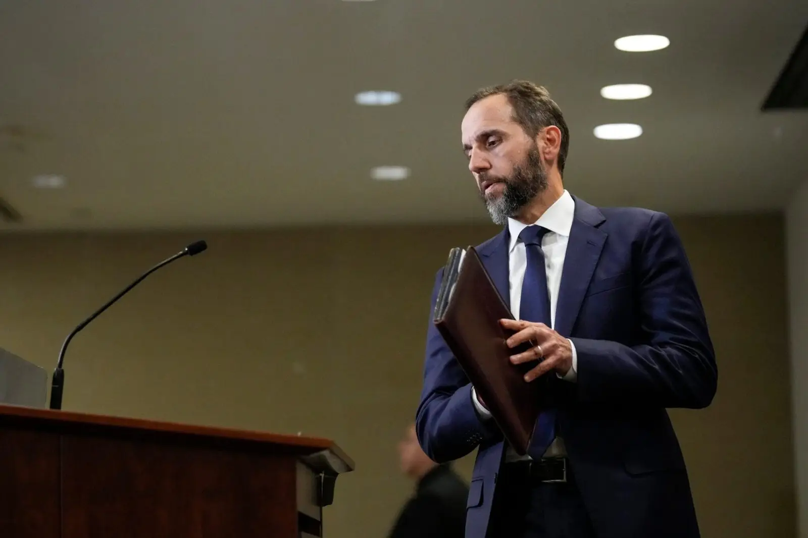 DOJ special counsel Smith drops federal criminal cases again