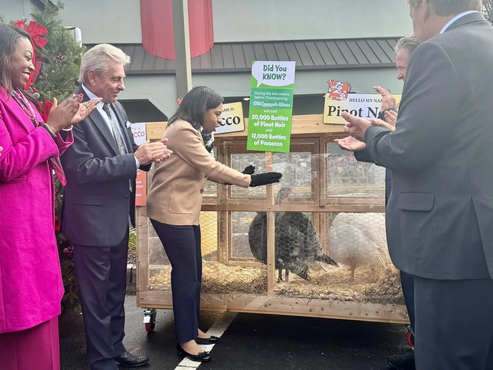 Pardon people, not turkeys